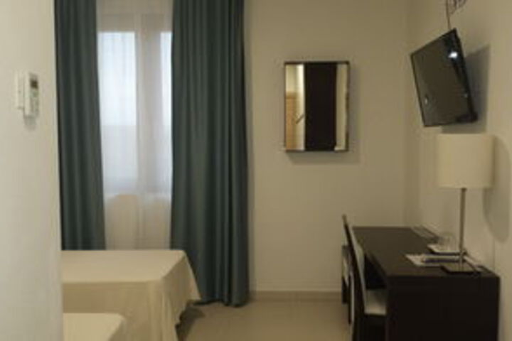Hotel Suite Photo