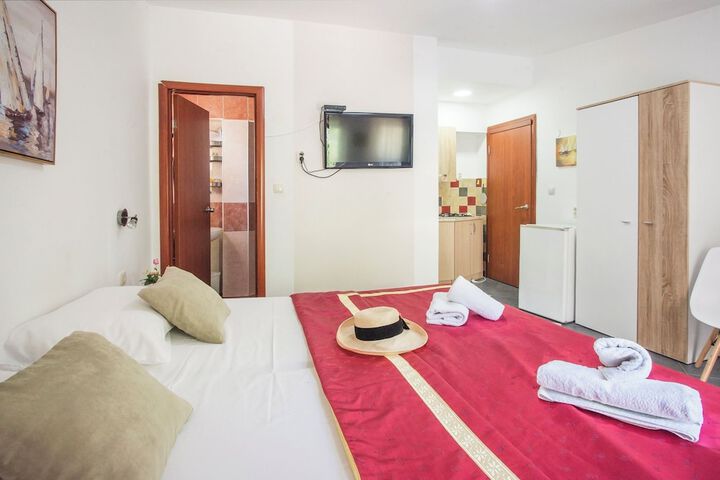 Room 44 of 92