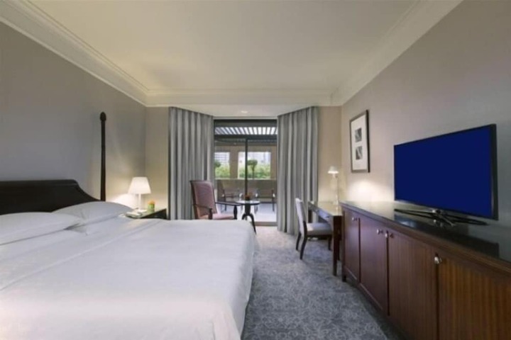 Room 27 of 107