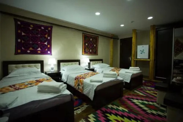 Room 6 of 16