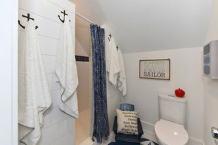 Room 9 of 25