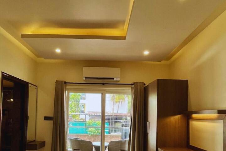 Room 9 of 26