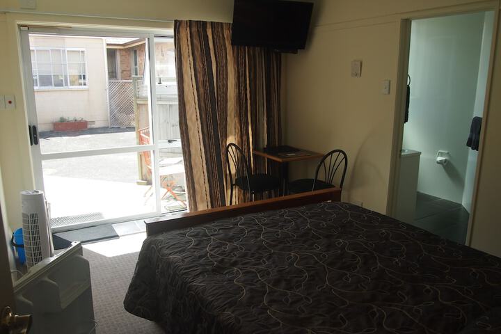 Room 5 of 69
