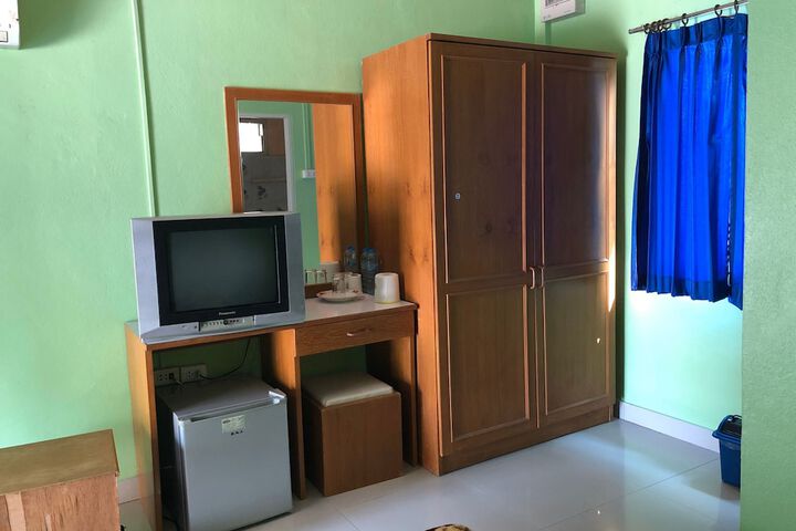 Room 10 of 24