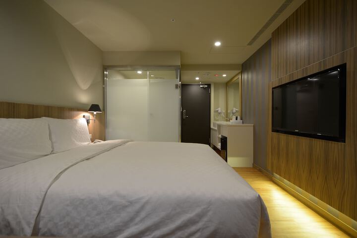 Room 12 of 41