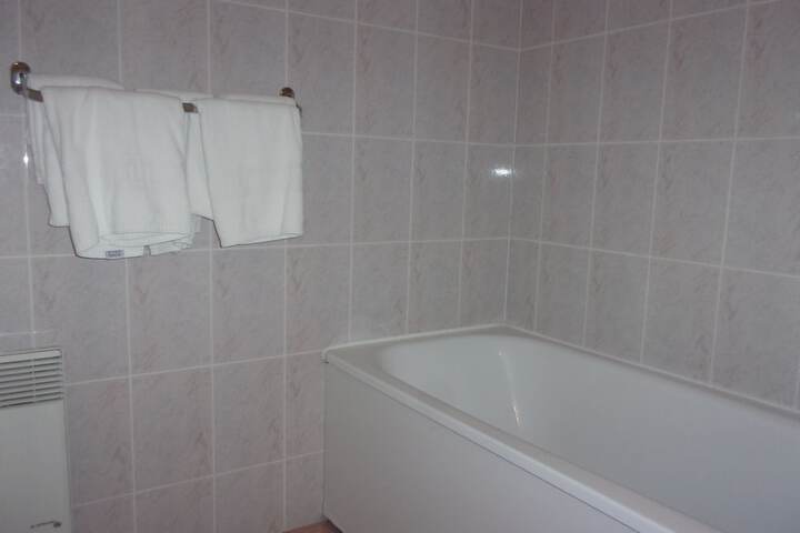 Room 33 of 50