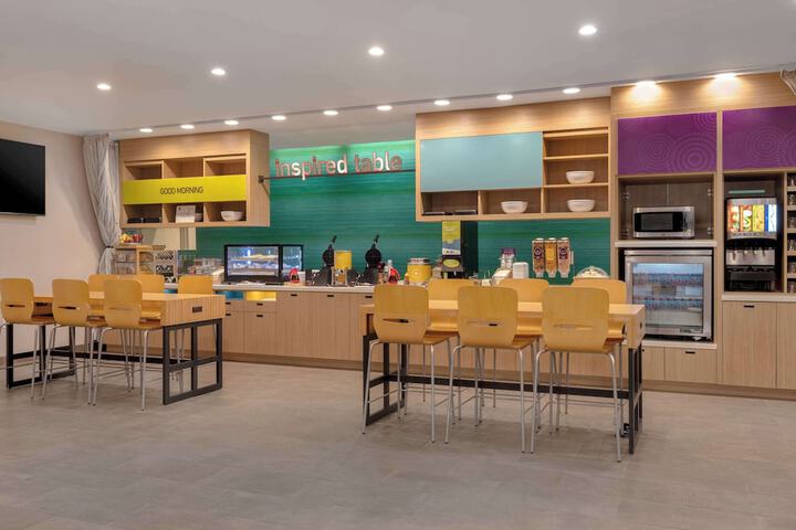Breakfast area