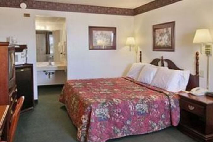 Room 14 of 32