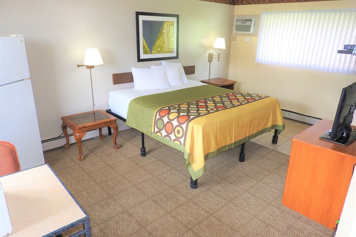 Room 5 of 11