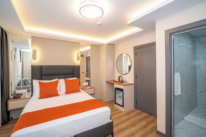 Room 43 of 60