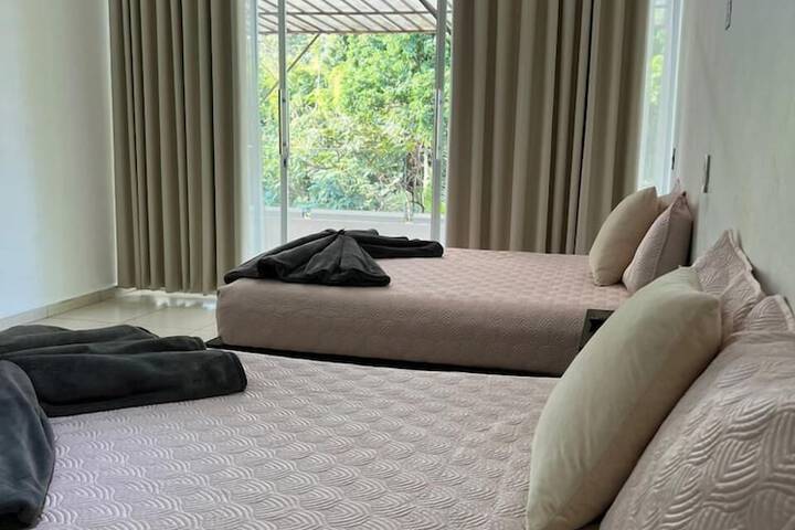 Room 43 of 165
