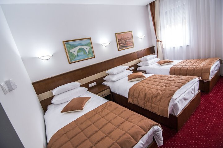 Room 5 of 27