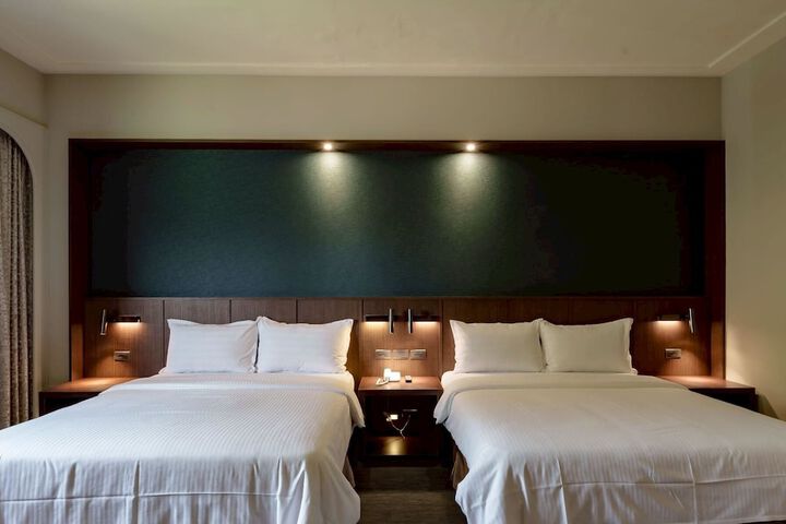 Room 31 of 80