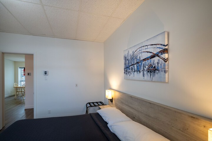 Room 13 of 80