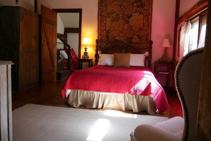 Room 5 of 14