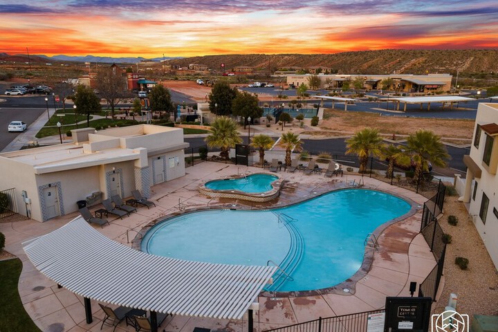 Pool 22 of 42