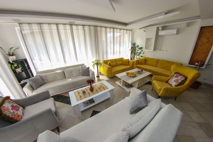 Room 51 of 73