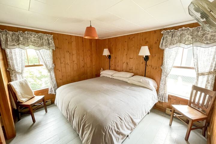 Room 28 of 107