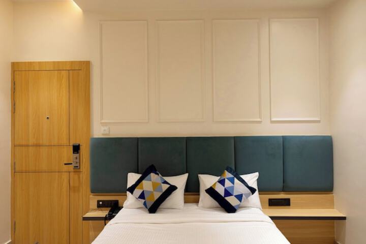 Room 12 of 48