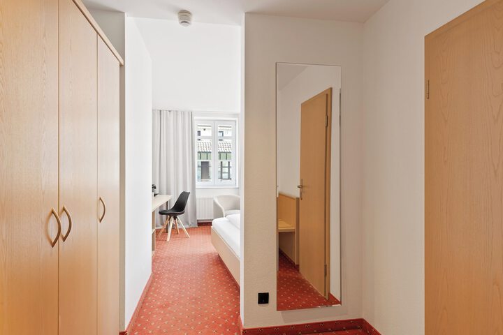 Room 26 of 88