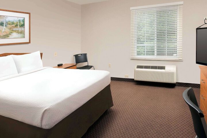 Suite Queen Bed (8 of 8)