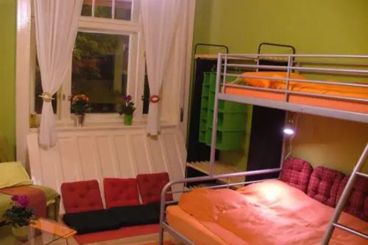 Room 5 of 24