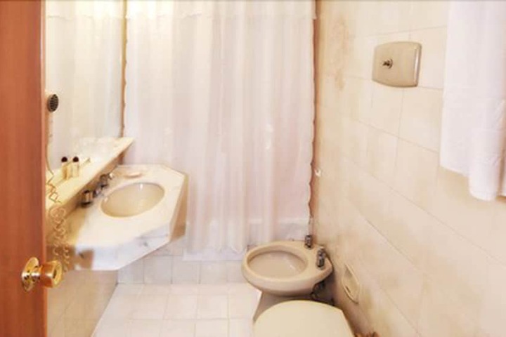 Room 16 of 29