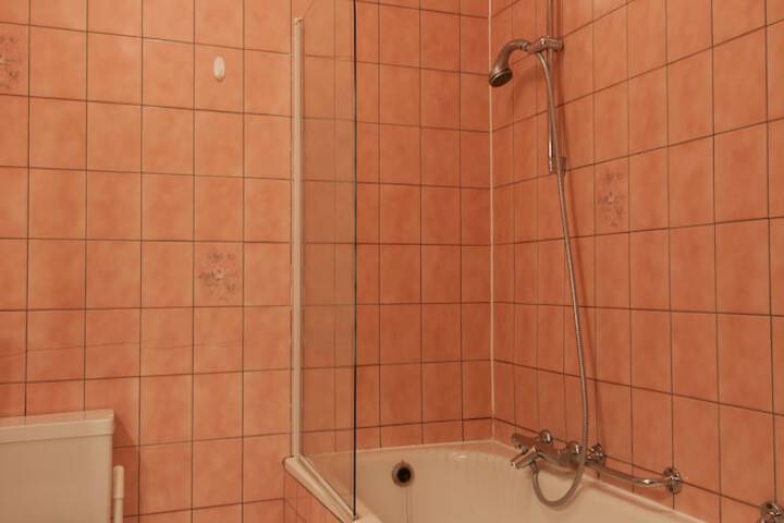Room 9 of 23