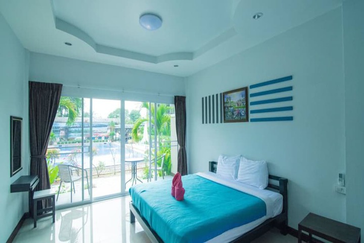 Room 7 of 18
