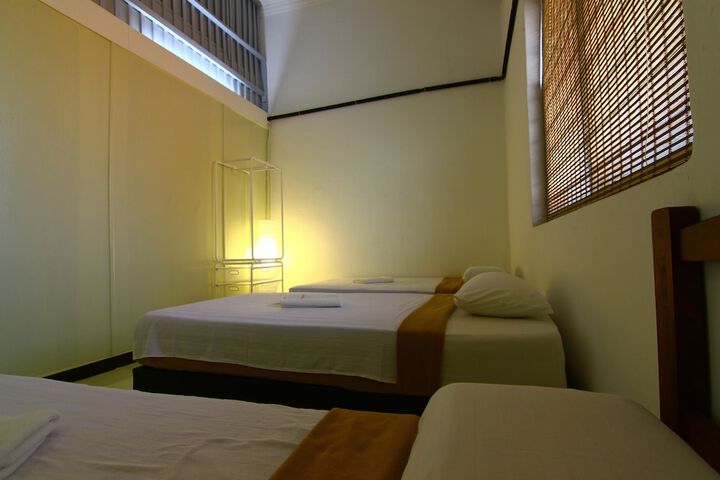 Room 8 of 76
