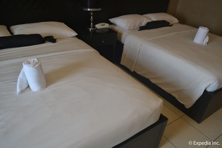 Room 4 of 81