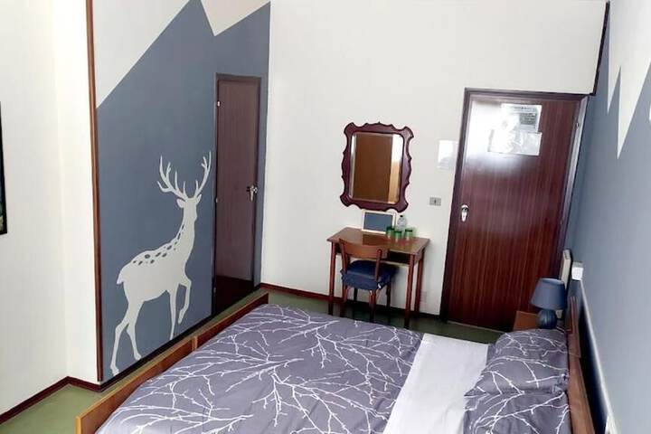 Room 13 of 46