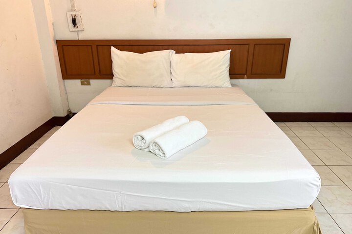 Room 3 of 25