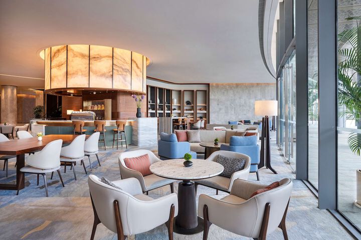 Lounge 60 of 68