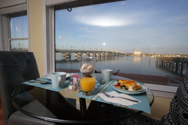 Breakfast/Coffee Service 33 of 48
