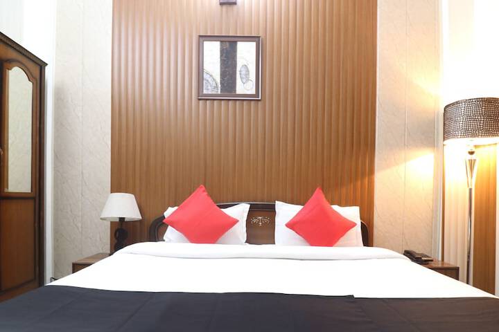 Room 15 of 32