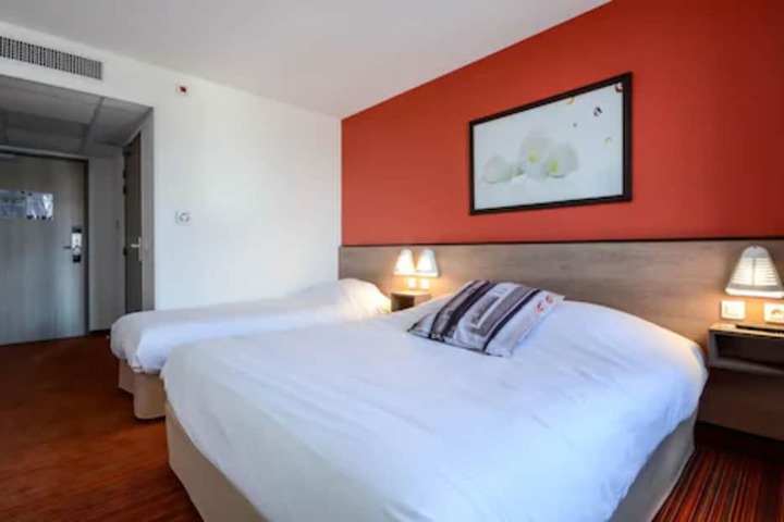 Room 21 of 36