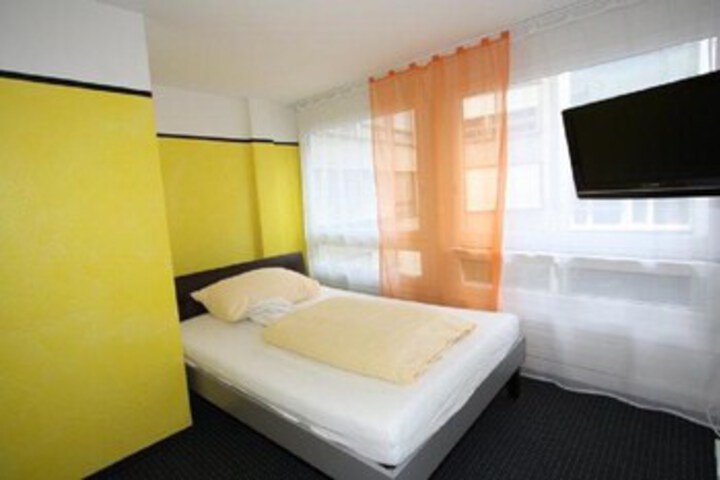Room 17 of 26