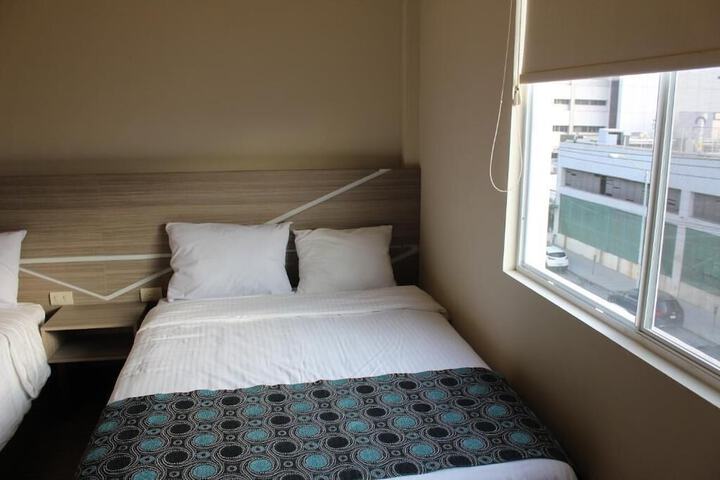 Room 13 of 37