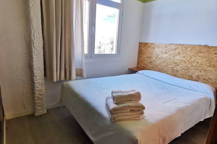 Room 5 of 63