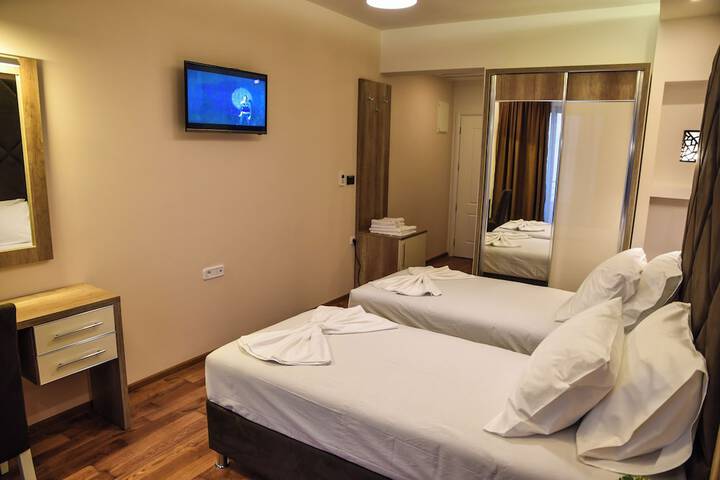 Room 12 of 46