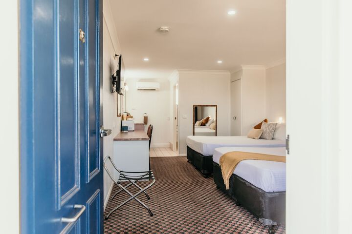 Room 44 of 90