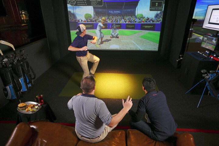 Indoor golf driving range