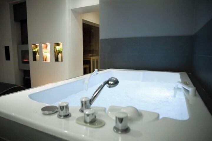 Spa 54 of 77