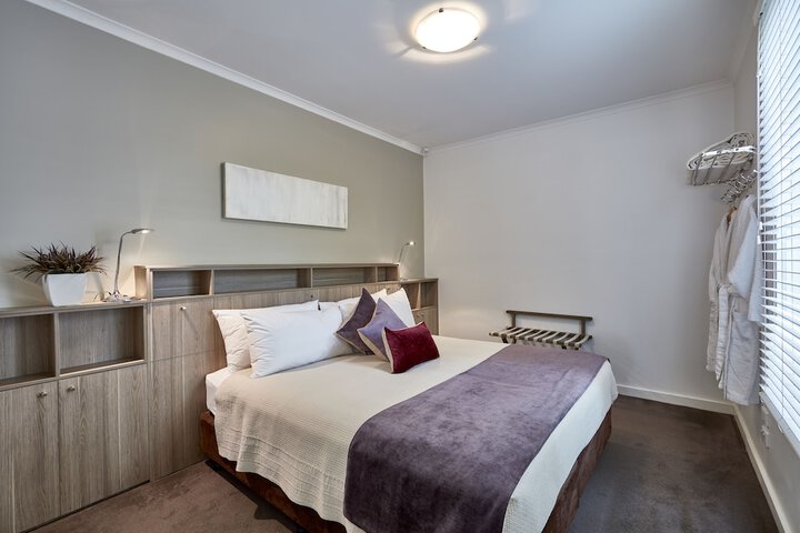 Room 10 of 62