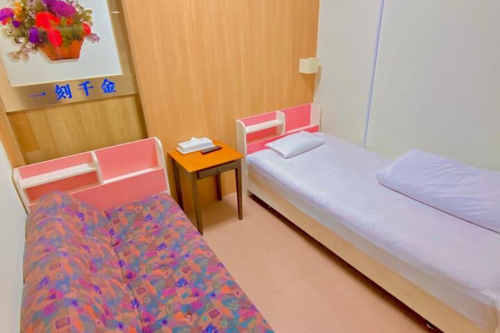 Room 15 of 48