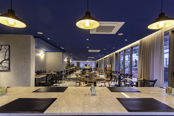 Dining 56 of 78