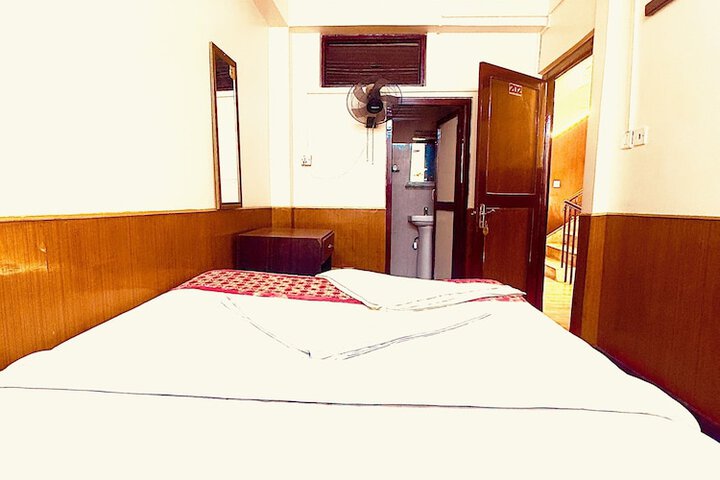 Room 34 of 37