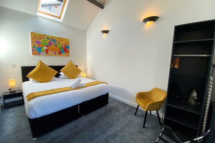 Room 25 of 37