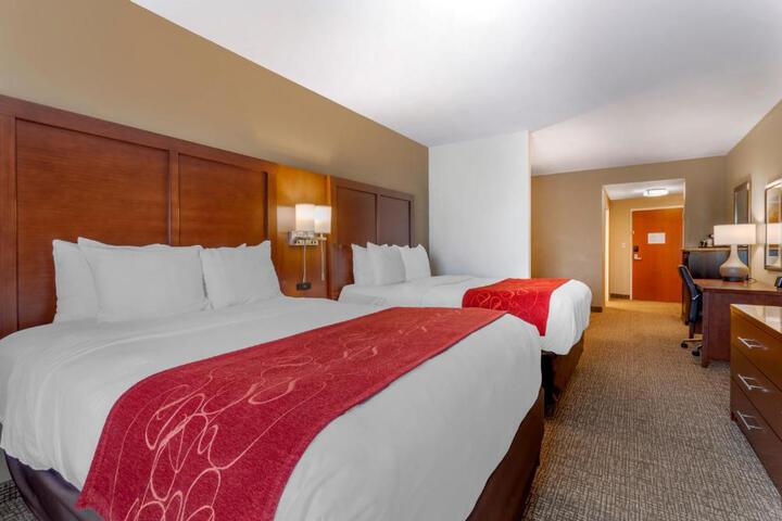 2 Queen Beds Suite (17 of 27)